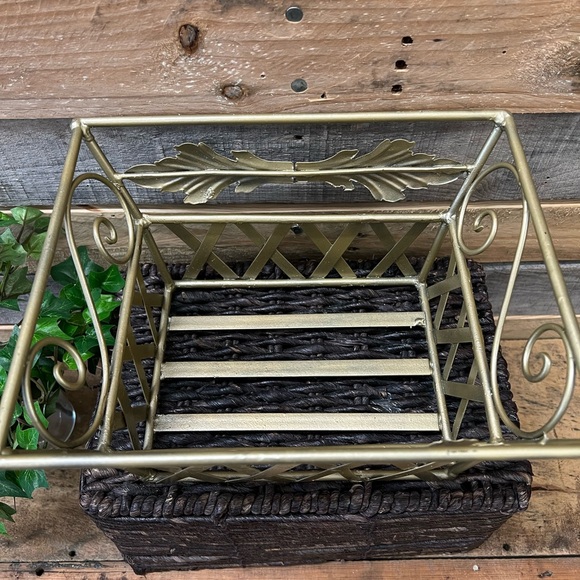 Elegant Gold Wrought Iron & Metal Basket - Picture 7 of 7